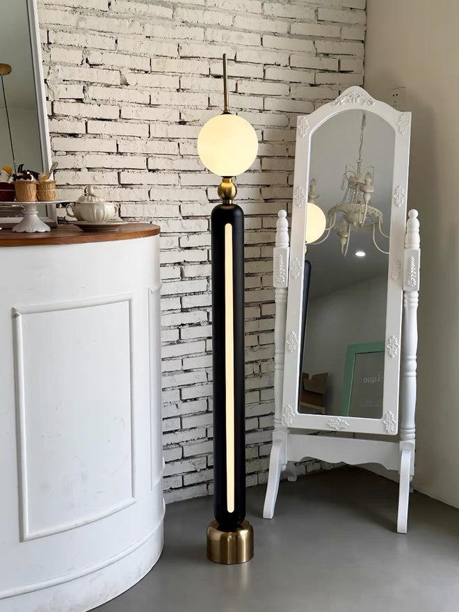 Aria Bauhaus Vertical Metal floor lamp